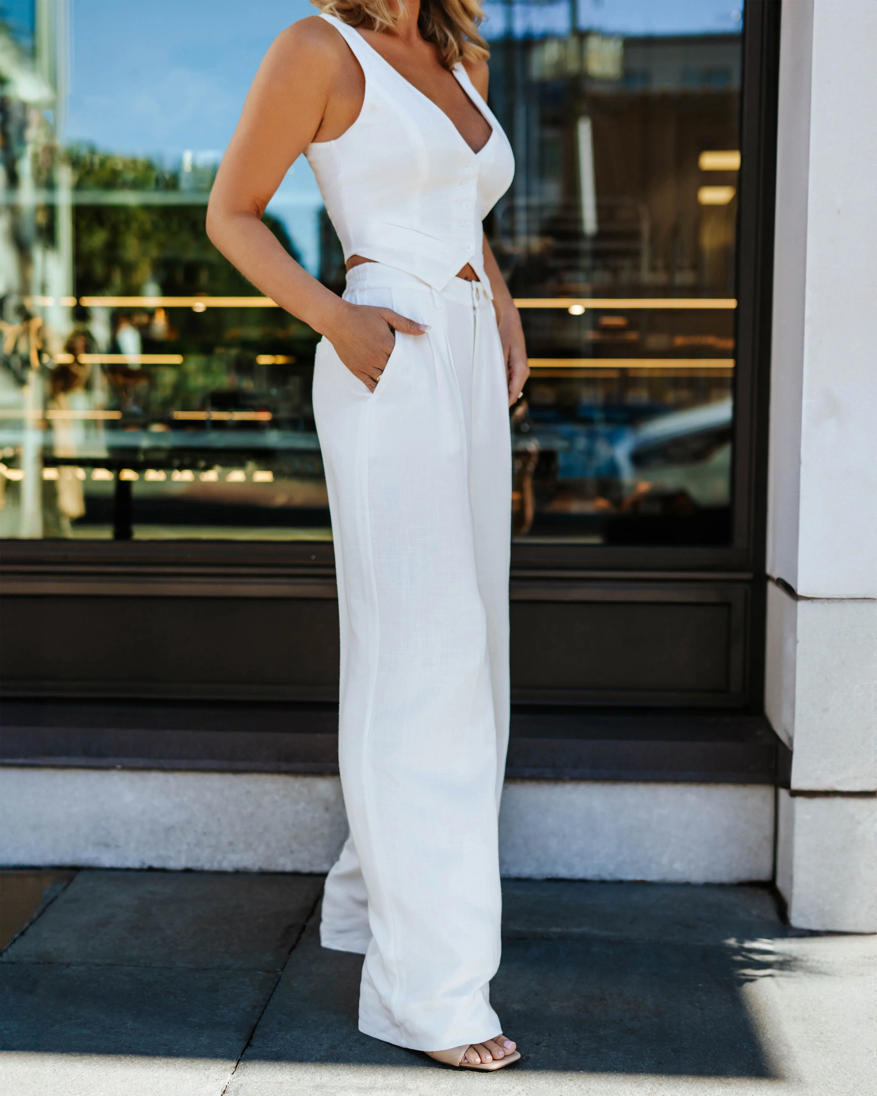 Leva Pocketed Wide Leg Pants