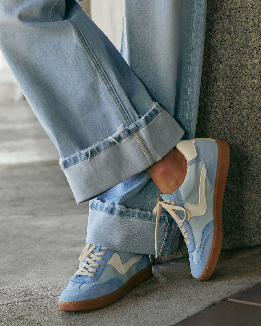 Right Catch Sneakers