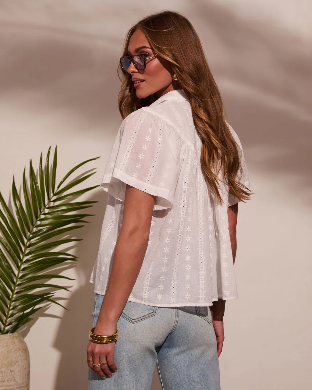 Lemin Embroidered Collared Top