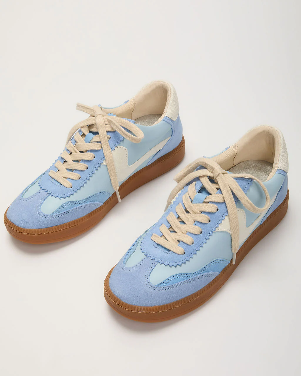 Right Catch Sneakers