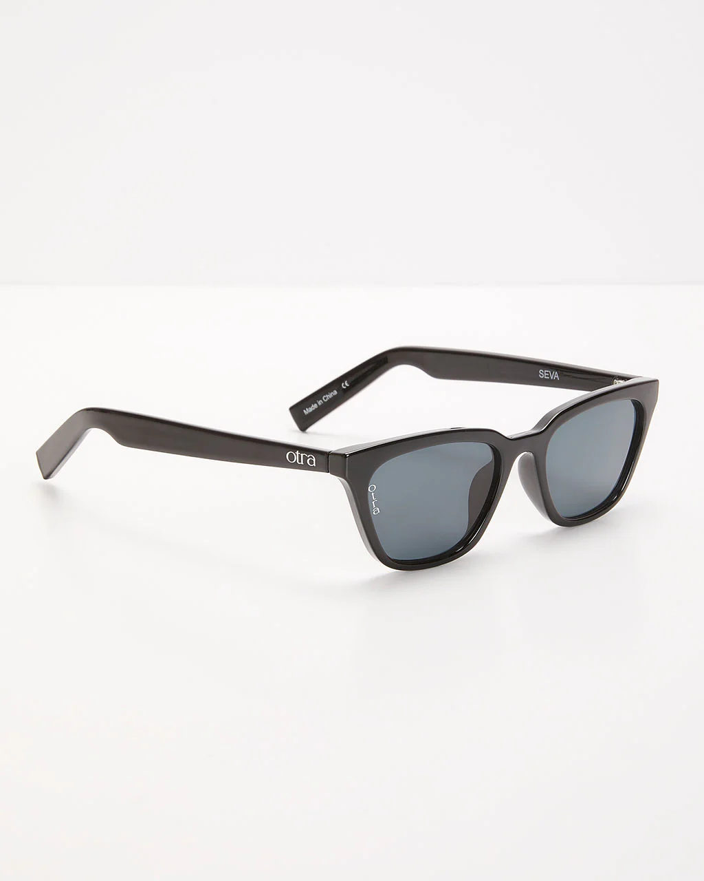 Irma Classic Slim Sunglasses