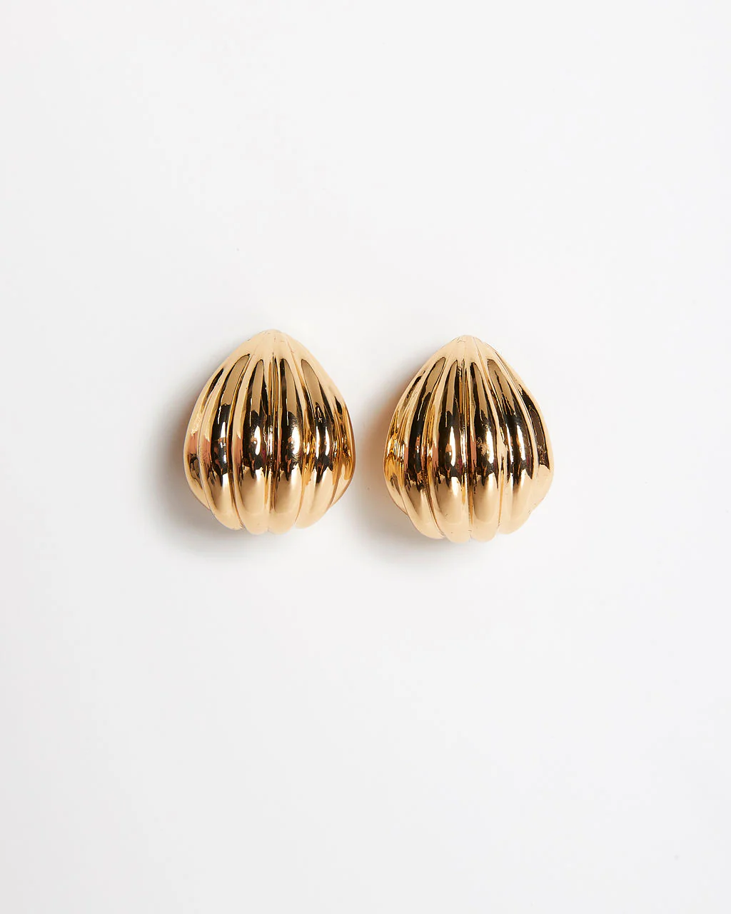 Seashell Textured 14K Gold Huggie Earrings